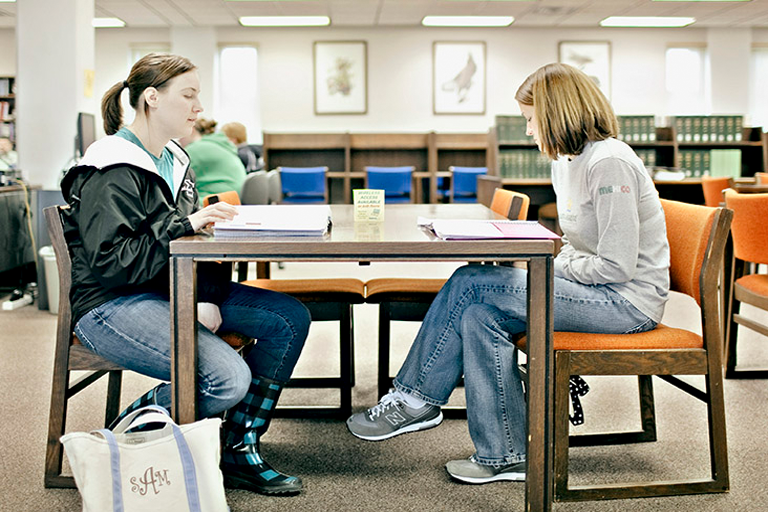 students gathered at HCTC